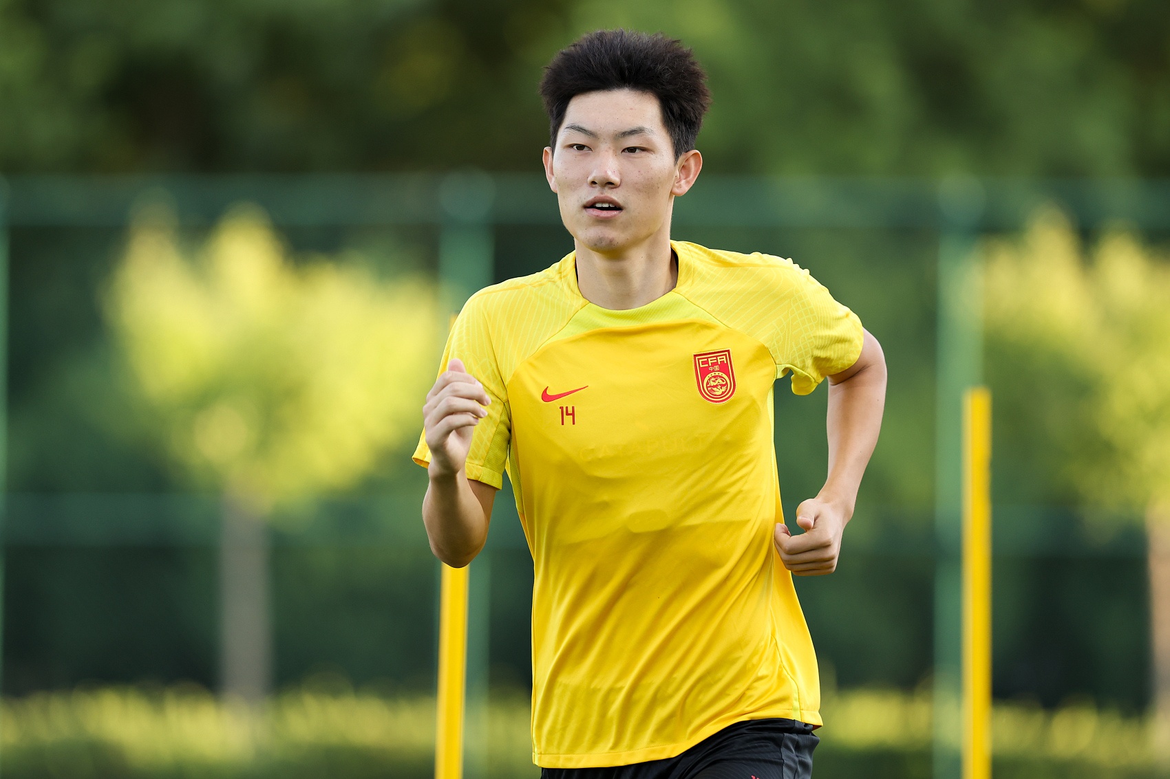 魯媒：泰山隊抵達梅州五外援齊整，四名國腳可出戰(zhàn)史松宸隨隊