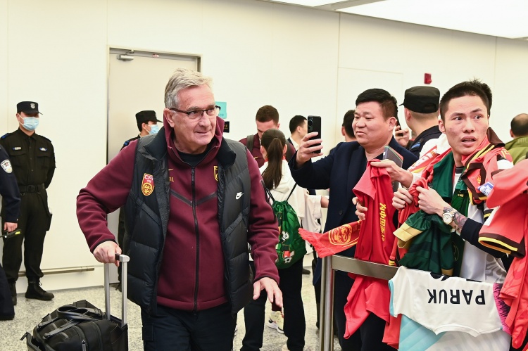 蘇媒：國足仍有爭第二希望，但真的不能再“守”下去了